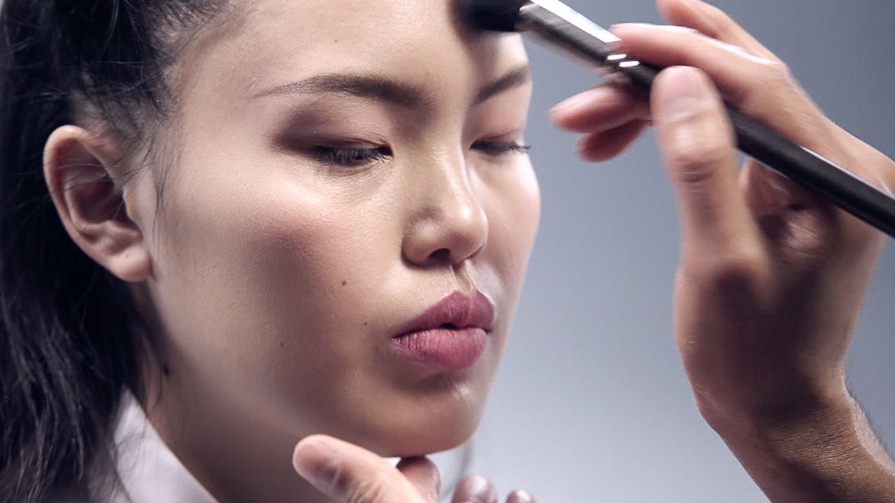 ARTISTS UP CLOSE:<br> Glowy, Dewy Skin